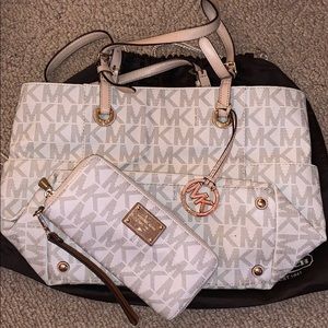Michael Kors Tote Handbag with matching Wallet